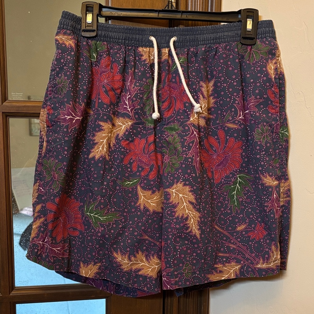 GAP Lined Active/Swim Shorts! Size Medium